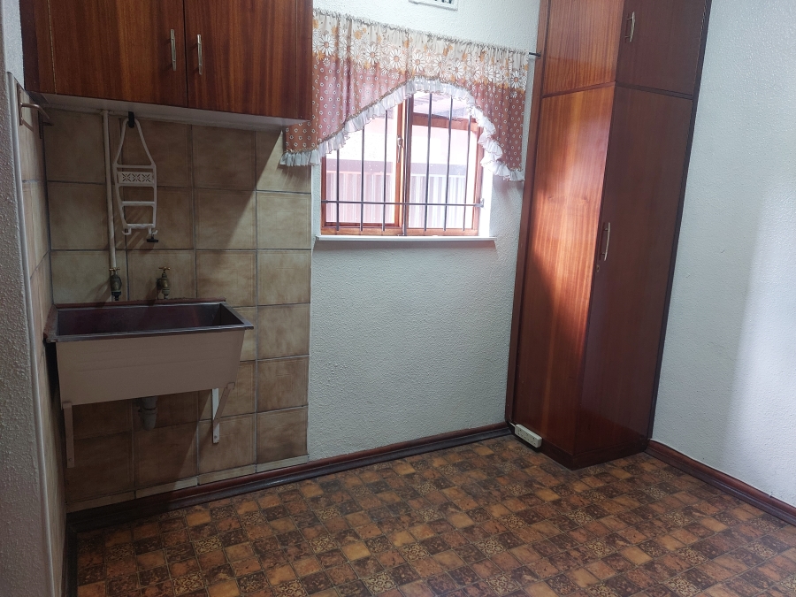 5 Bedroom Property for Sale in Protea Heights Western Cape